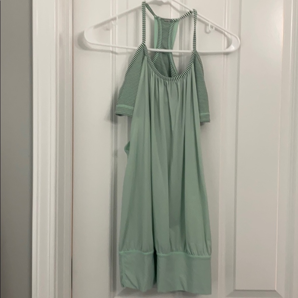 Lululemon mint green and black size 6